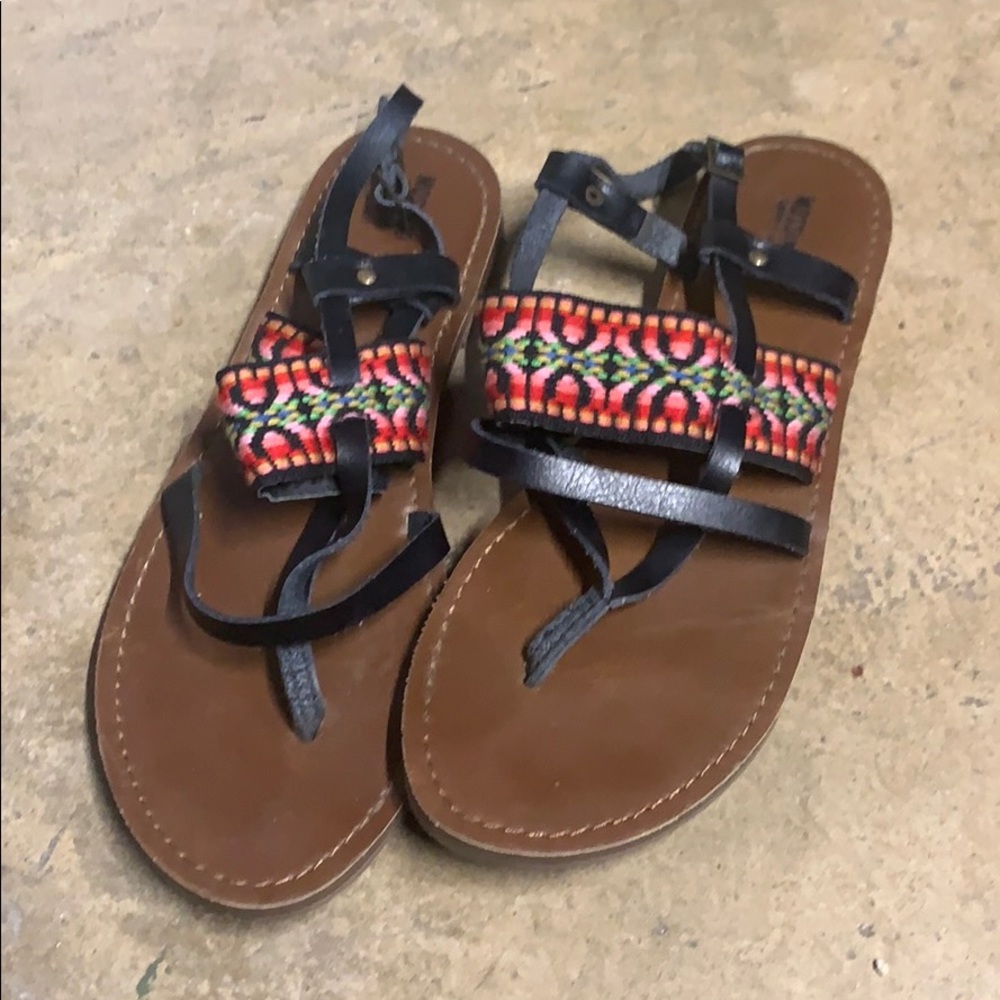 Mossimo sandals with colorful design